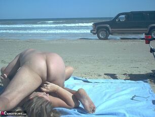 plumper beach bare